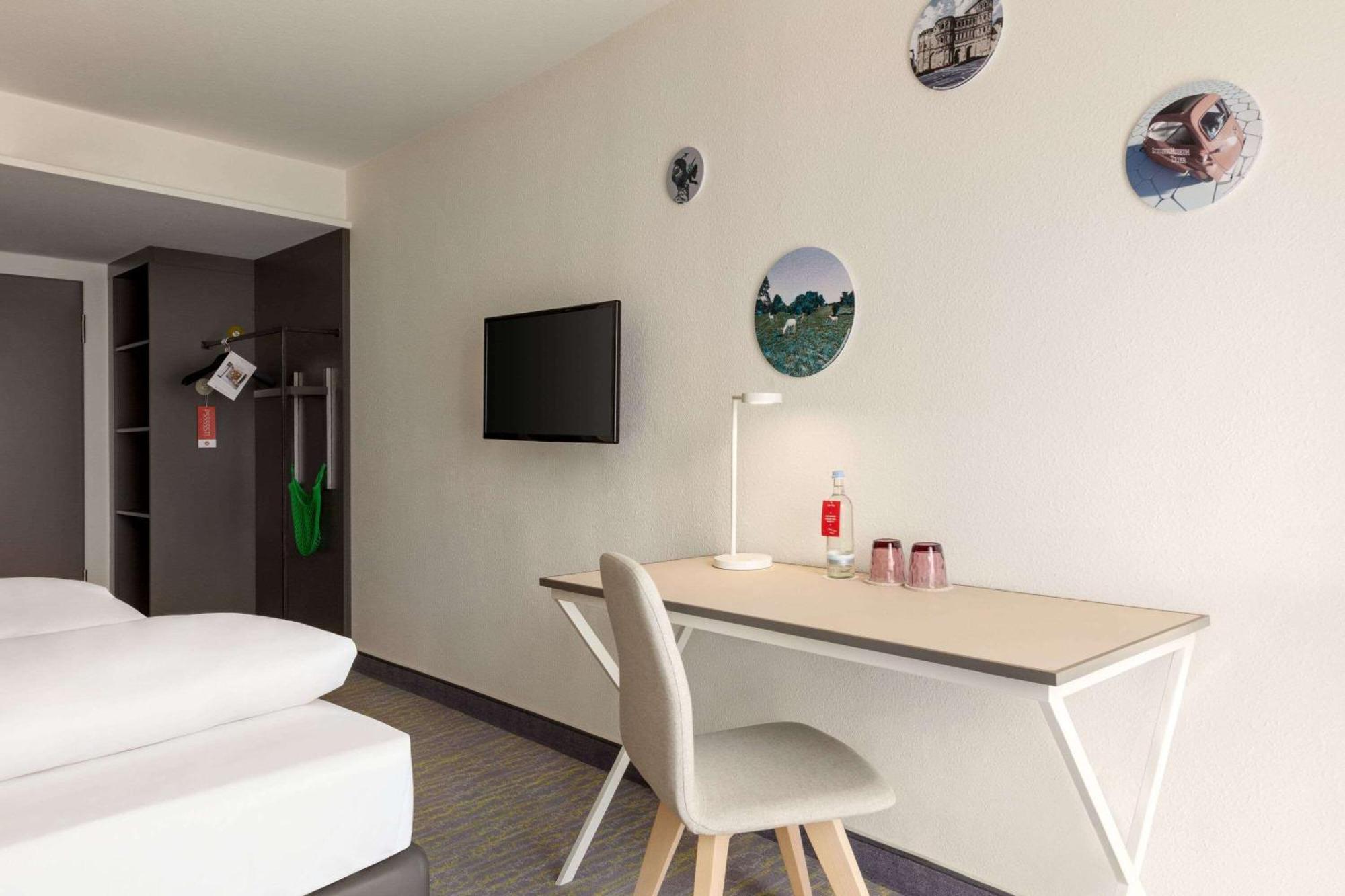 Vienna House Easy By Wyndham Trier Hotel Exterior photo