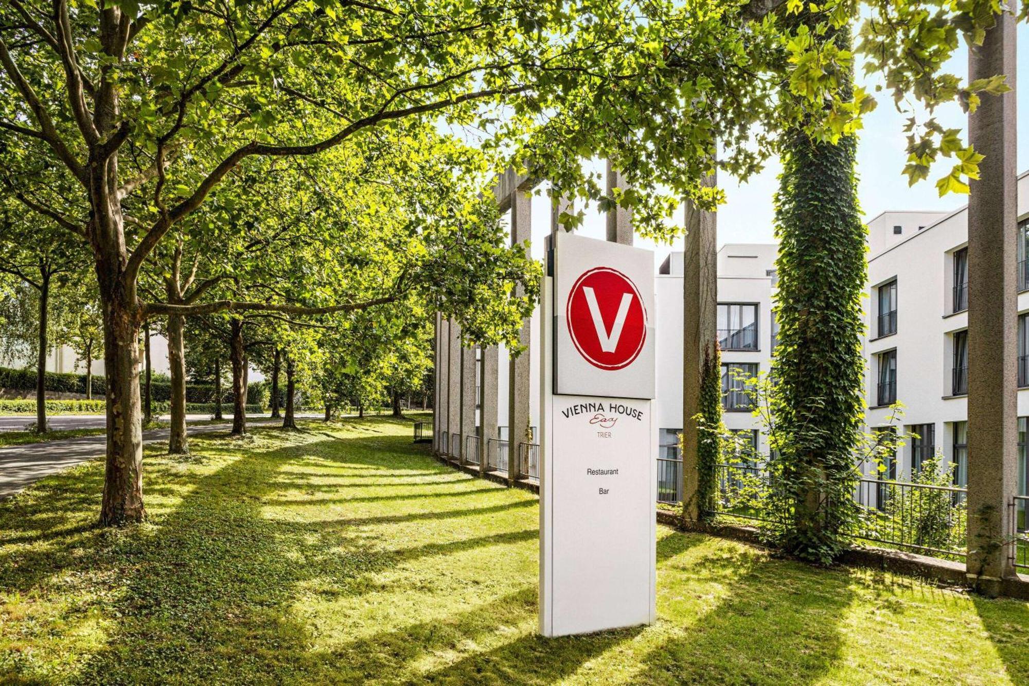 Vienna House Easy By Wyndham Trier Hotel Exterior photo